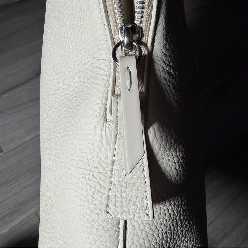 Maison Margiela Soft 5AC White On-Body Crossbody Messenger Shoulder Deerskin Bag